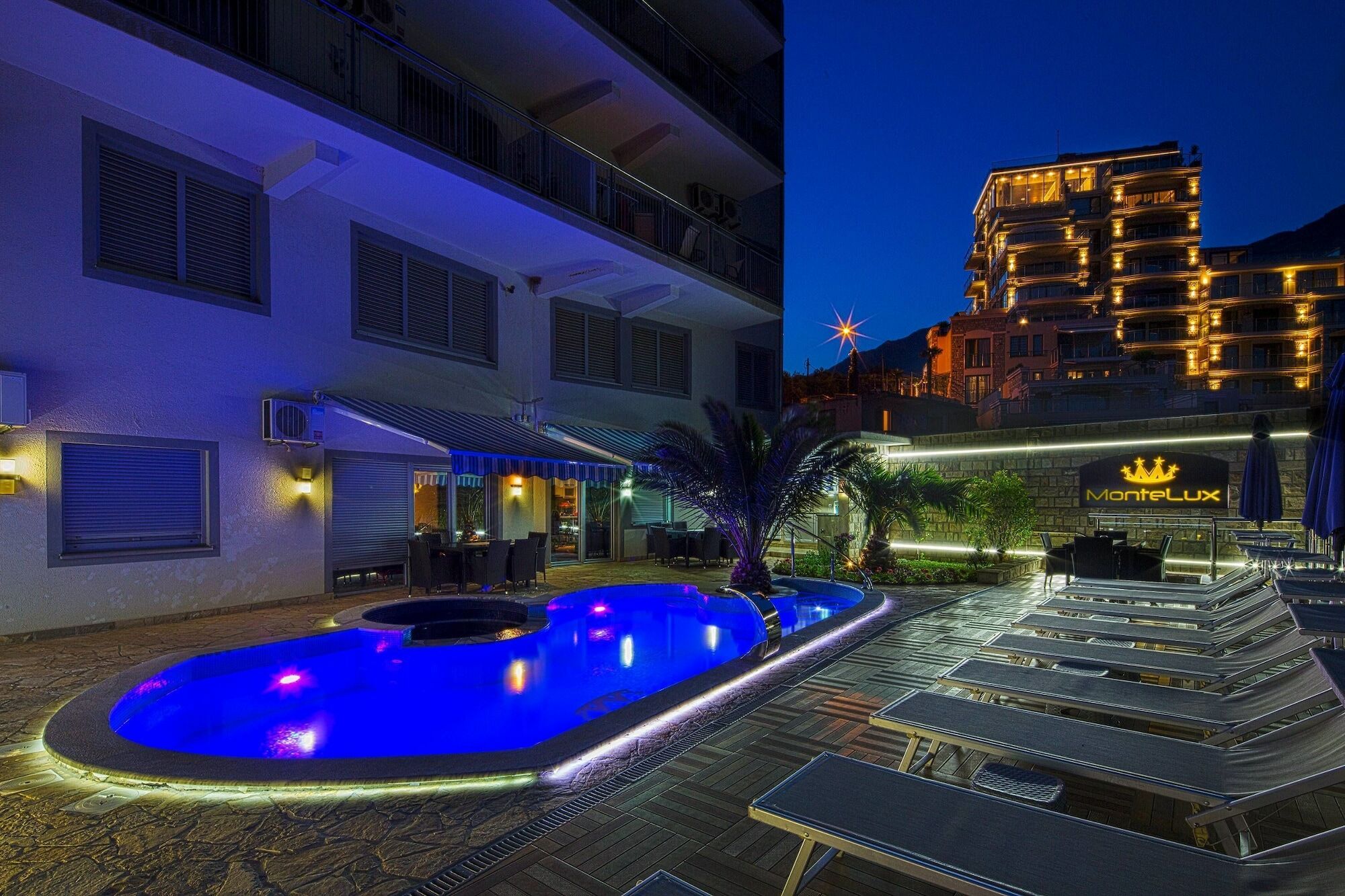 Montelux Apartments Будва Екстериор снимка